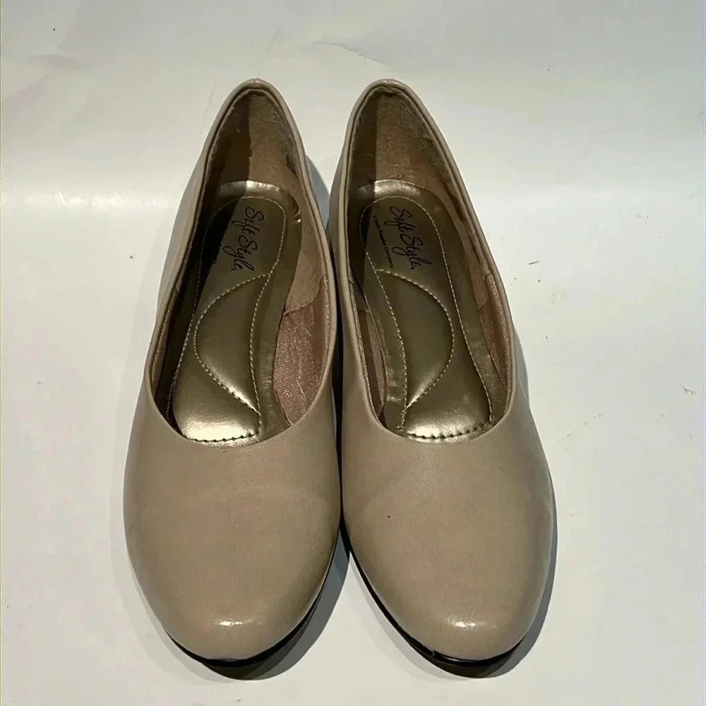 Soft Style by Hush Puppies women’s pumps 8.5 narrow‎ beige Event Wedding Office